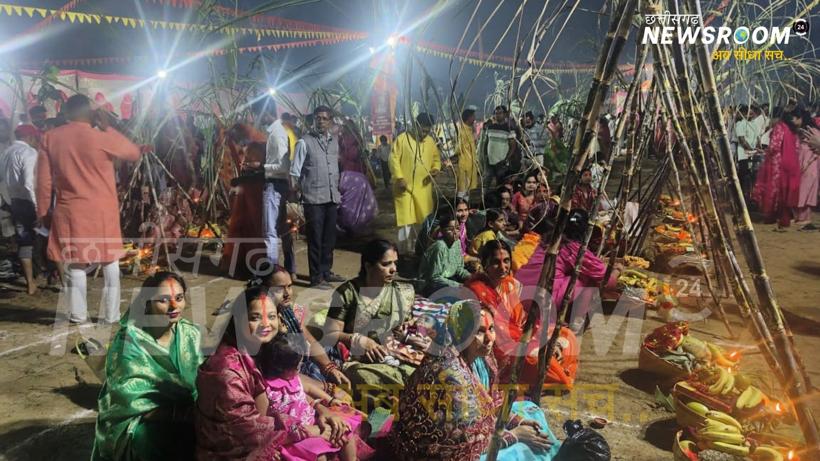 अस्ताचलगामी सूर्य को अर्घ्य — लोक आस्था के महापर्व छठ का अलौकिक दृश्य